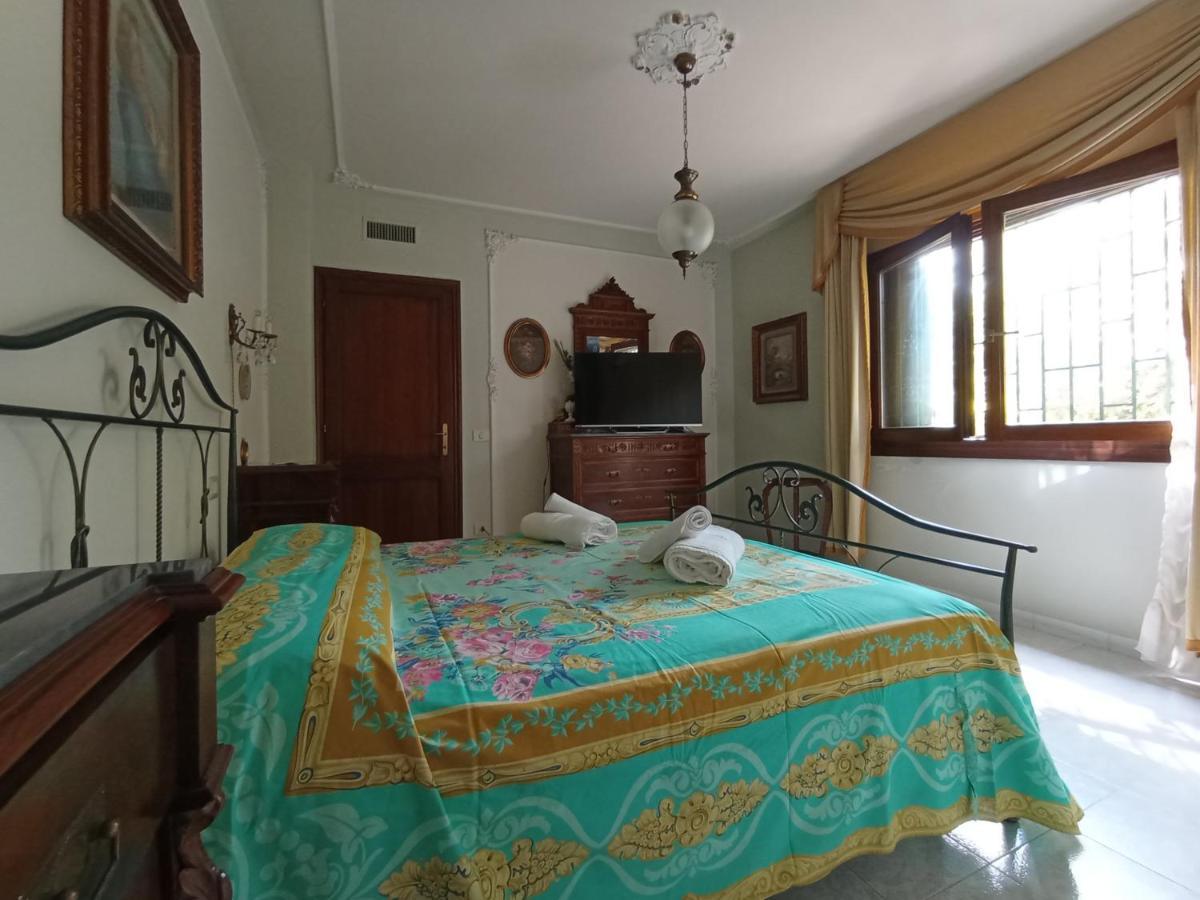Domus Garden Bed and Breakfast Olbia Eksteriør billede